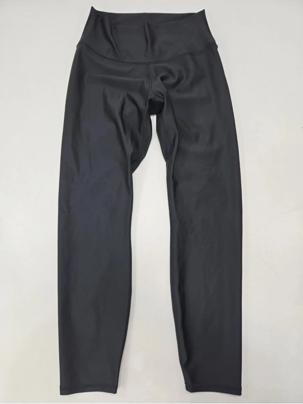 Alo Yoga Black 7/8 Airlift High-Waist Legging Size L Womens. Great condition. Me